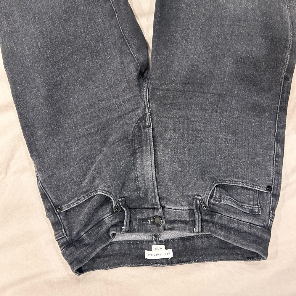 Good American Good Legs CROP Straight Jeans - Picture 3 of 7
